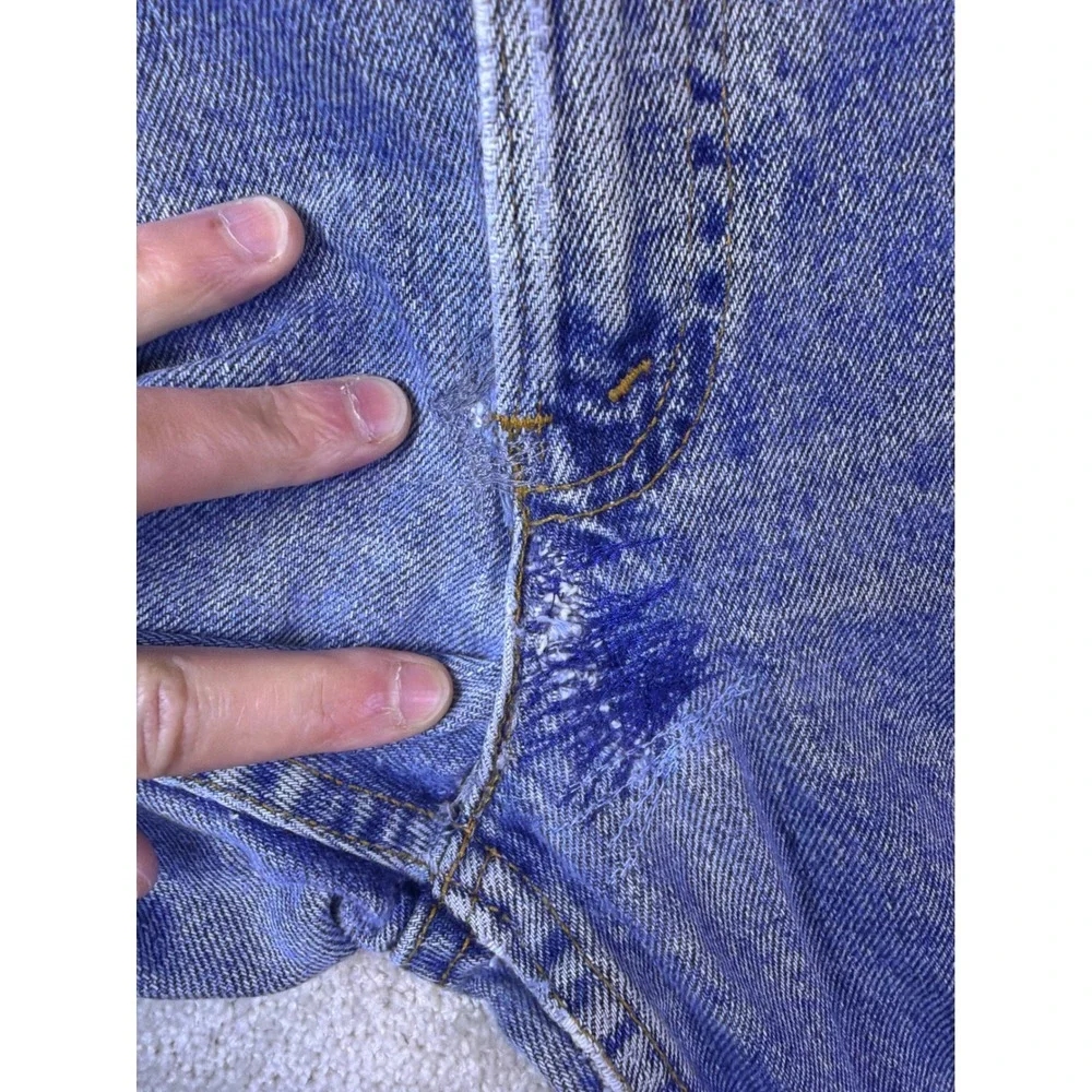 Vintage Levi's 550 Relaxed Fit Jeans Mens 34x30 Blue USA Made Tapered Leg FLAWS